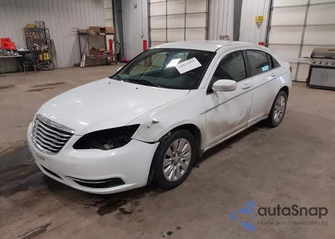 2012 Chrysler 200 Lx z USA, uszkodzony, nr VIN 1C3CCBAB2CN295548
